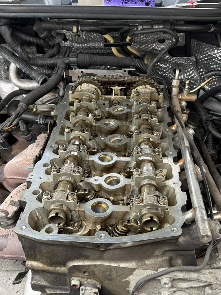 Porsche valvetrain inspected during repair